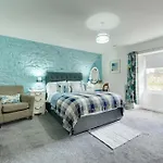 Salvin House, A Luxurious Family Perfect For A Relaxing Break