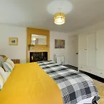 Salvin House, A Luxurious Family Perfect For A Relaxing Break