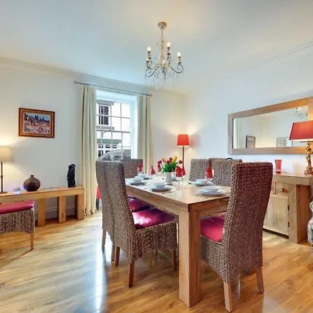 度假居 Salvin House, A Luxurious Family Perfect For A Relaxing Break 阿尔斯通